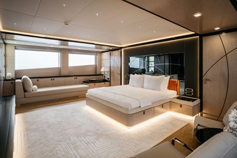 Bering 145 22 MasterStateroom_2-min
