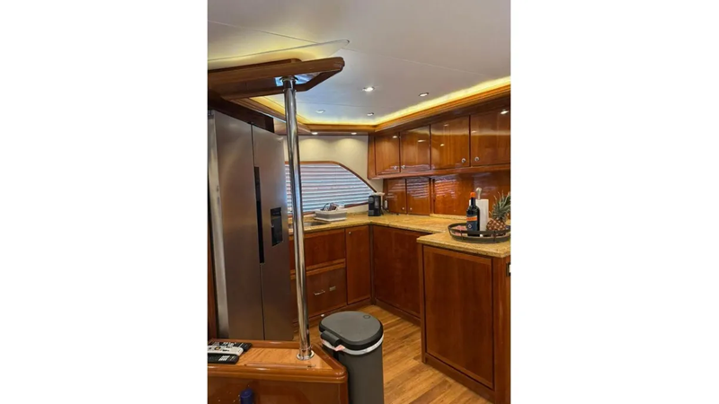 2005 BERTRAM 630 CONVERTIBLE - Yacht for sale