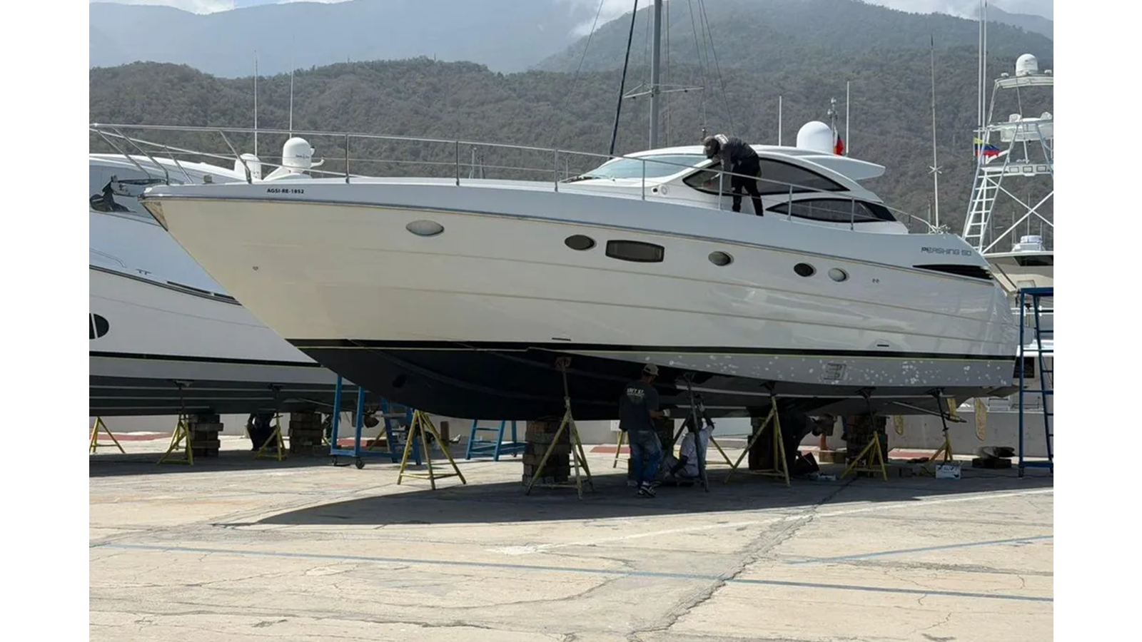 2008 PERSHING 50 
