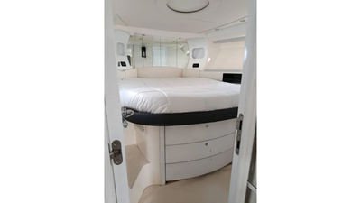 2008 Pershing 50  15 