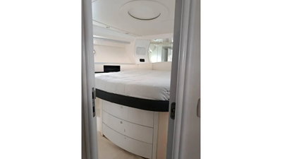 2008 Pershing 50  18 