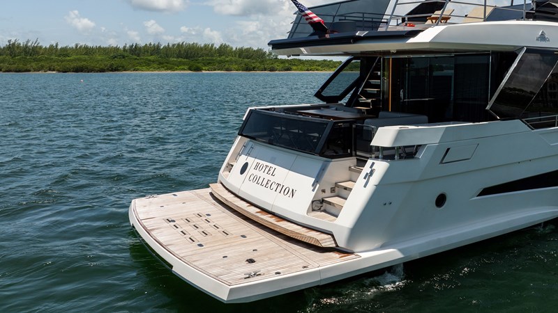 HOTEL COLLECTION - Яхта на продажу
