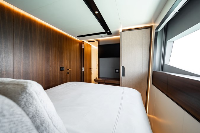 HOTEL COLLECTION - Яхта на продажу