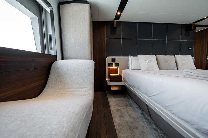 HOTEL COLLECTION - Яхта на продажу
