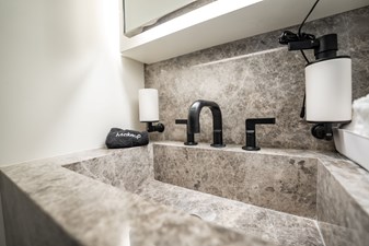 HOTEL COLLECTION 106 