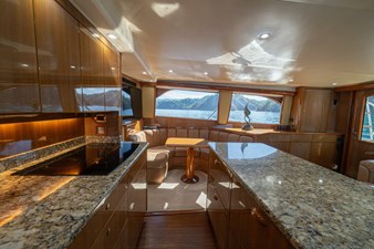 SCANDALOSO 37 2006 Viking 56 