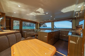 SCANDALOSO 43 2006 Viking 56 