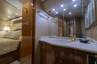 SCANDALOSO 65 2006 Viking 56 