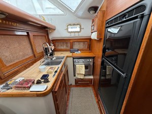 PACIFICA 5 Galley