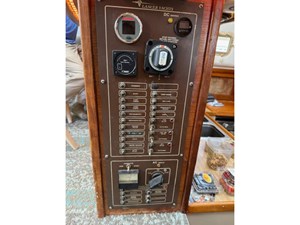 PACIFICA 13 Electrial panel