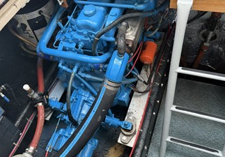 PACIFICA 44 Engine 1