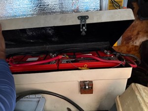 PACIFICA 47 Battery box