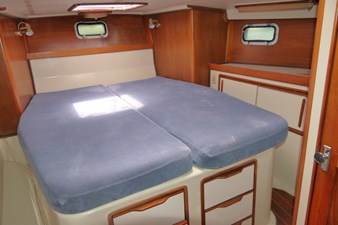 BELIZE BREEZE 29 Master Berth Aft