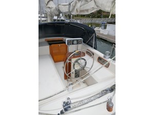 BELIZE BREEZE 48 Cockpit Stb Fwd