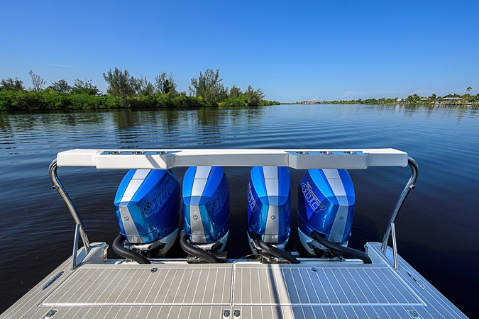OUT OF THE BLUE  - Yacht à vendre