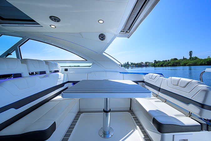 OUT OF THE BLUE  - Yacht à vendre
