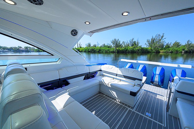 OUT OF THE BLUE  - Yacht à vendre