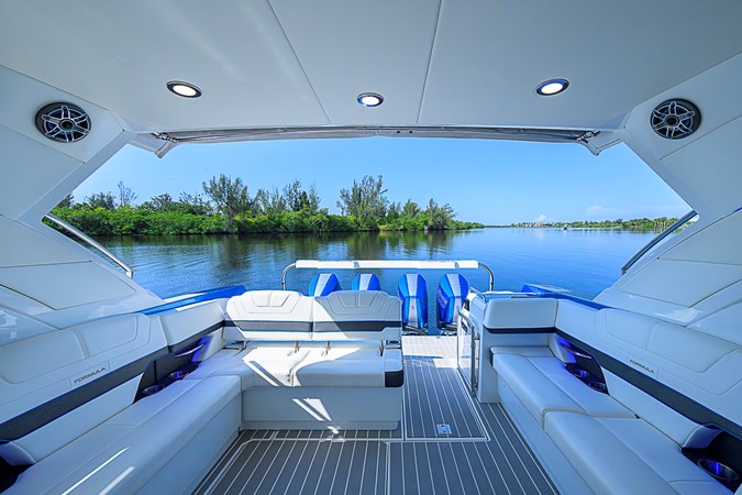 OUT OF THE BLUE  - Yacht à vendre
