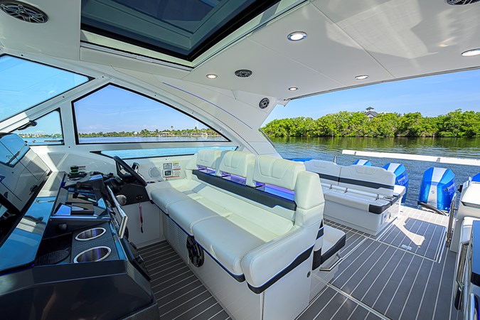 OUT OF THE BLUE  - Yacht à vendre
