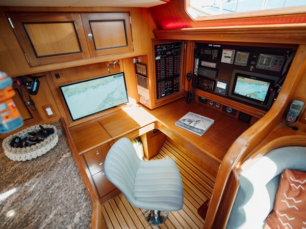 Saloon, Nav, Aft