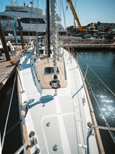 FREE RANGE 8 Foredeck