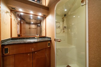 MARIAH JEAN 43 2004 Viking 61 Convertible 