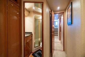 MARIAH JEAN 55 2004 Viking 61 Convertible 