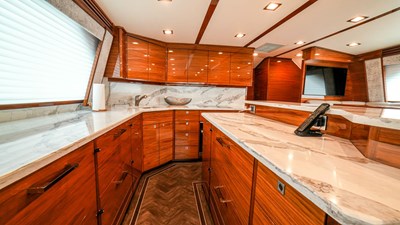 2023 Viking 73 Convertible "Free Spool"