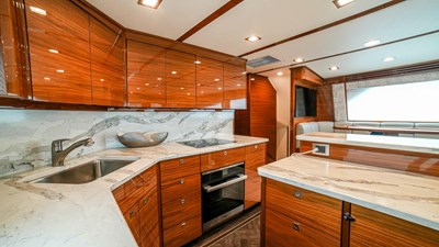 2023 Viking 73 Convertible "Free Spool"