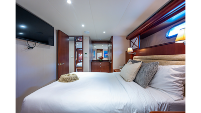 LADY LORRAINE 23 