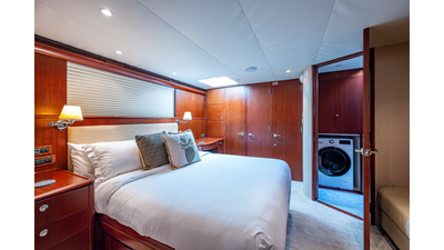 LADY LORRAINE 24 