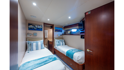 LADY LORRAINE 25 