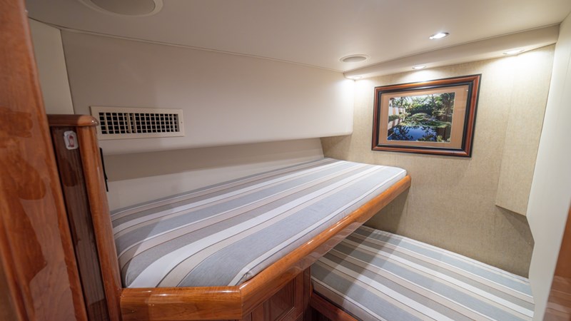 2005 Viking 61 Convertible 'Honey Girl' 