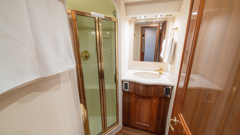 2005 Viking 61 Convertible 'Honey Girl' 