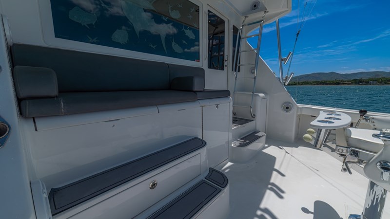 2005 Viking 61 Convertible 'Honey Girl' 