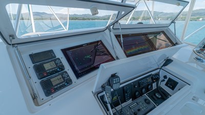 2005 Viking 61 Convertible 'Honey Girl' 