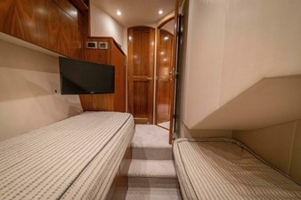 2017 62 Viking Convertible - Offensive
