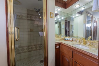 PINTAIL 8 Ensuite Master Head