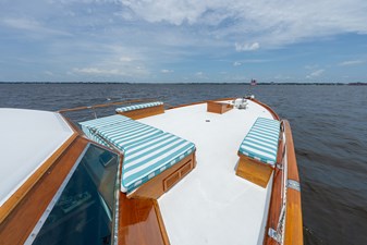 PINTAIL 27 Foredeck