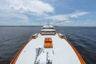 PINTAIL 30 29 foredeck