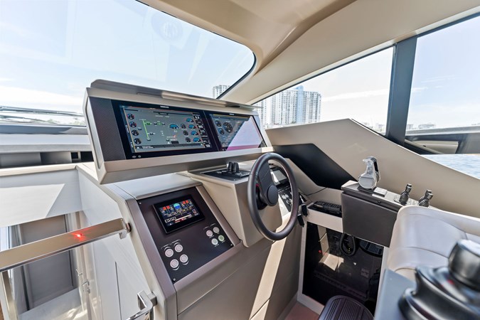 QUANTUM - Yacht zu verkaufen