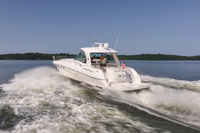 2003 Sea Ray 500 Sundancer underway