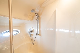 LILLY GRACE 34 Master shower