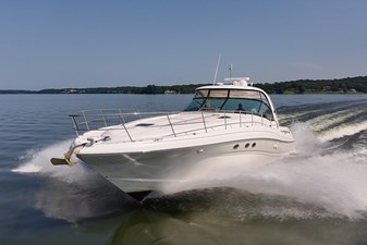 LILLY GRACE 41 Port bow profile
