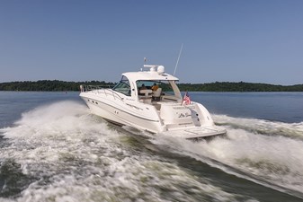 LILLY GRACE 57 2003 Sea Ray 500 Sundancer underway