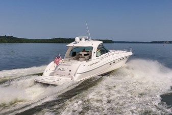 LILLY GRACE 58 2003 Sea Ray 500 Sundancer underway
