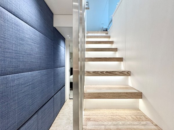 Lower deck