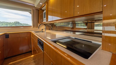 BOLITA TOO 11 2002 Viking 61 Convertible 