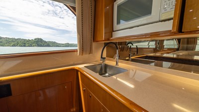 BOLITA TOO 12 2002 Viking 61 Convertible 