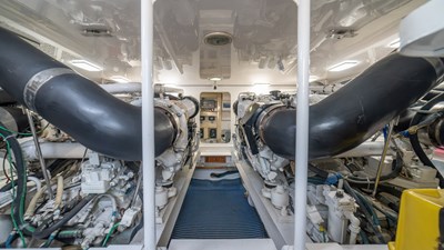 BOLITA TOO 46 2002 Viking 61 Convertible 